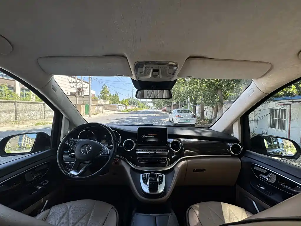 Mercedes-Benz V-Class — миниатюра 6