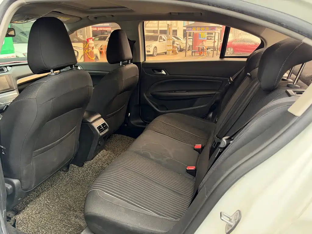 Peugeot 408 — миниатюра 12