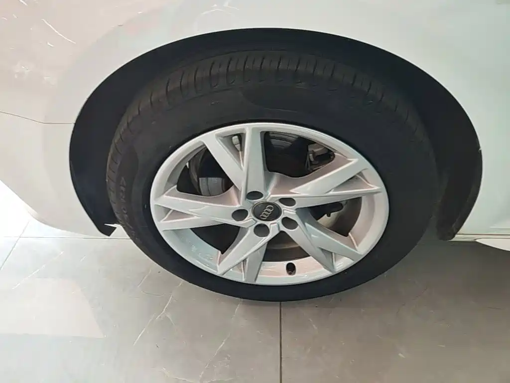 Audi A4L — миниатюра 25