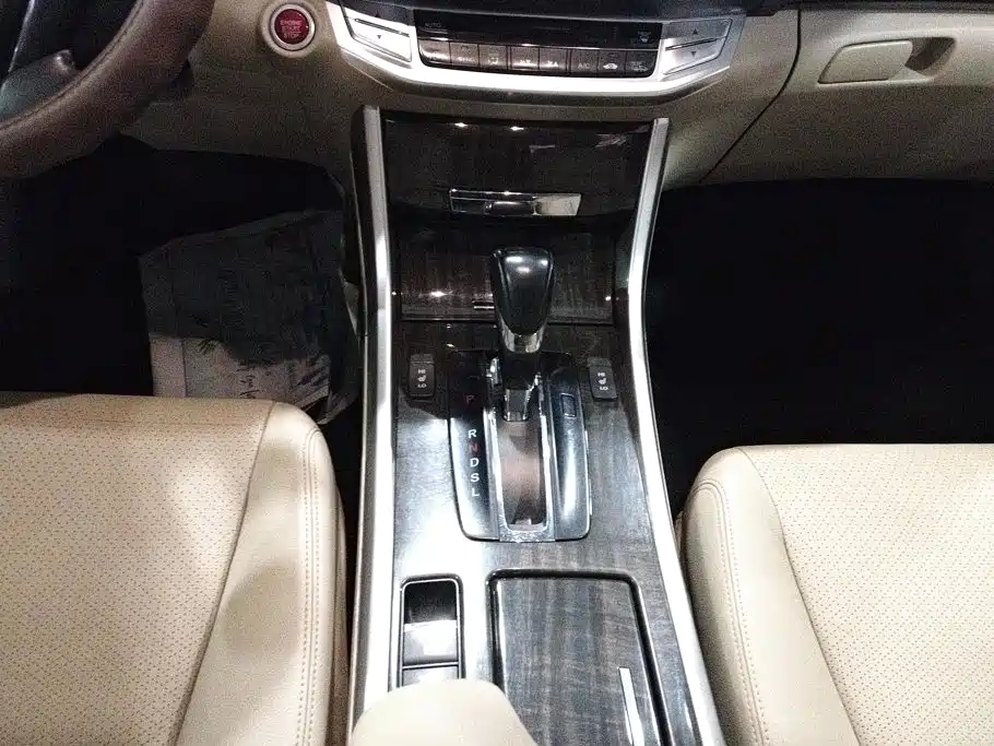 Honda Accord — миниатюра 16