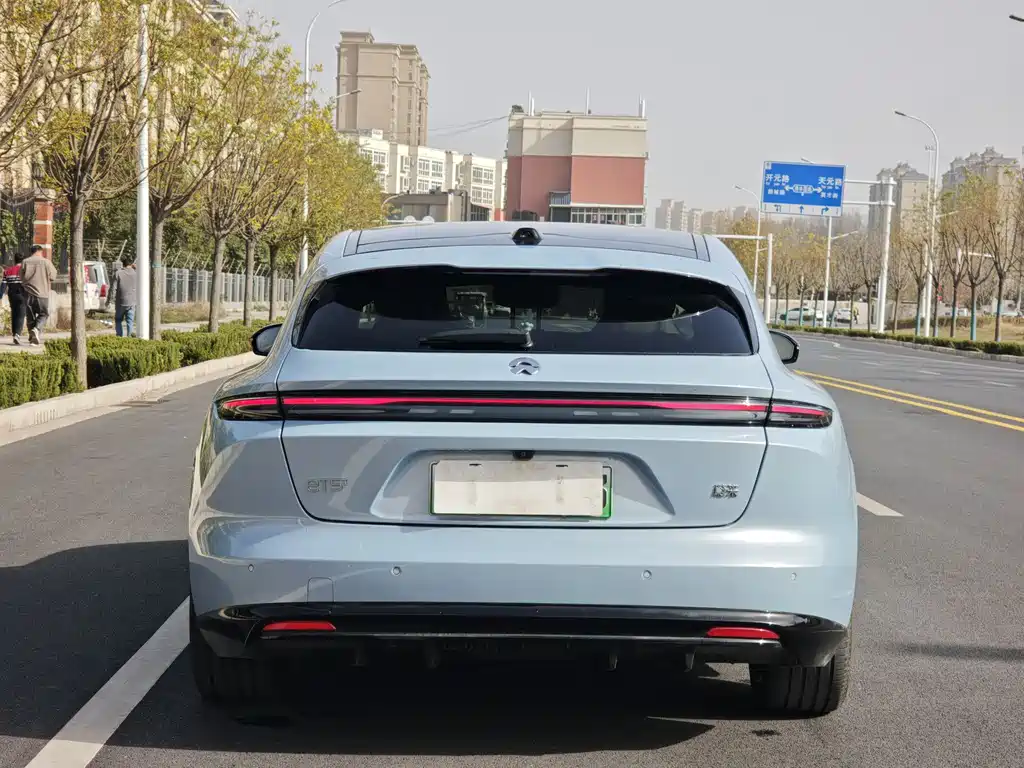 NIO NIO ET5T