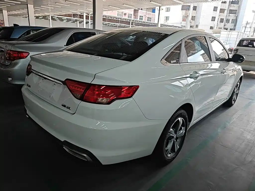 Geely Emgrand GL — миниатюра 7