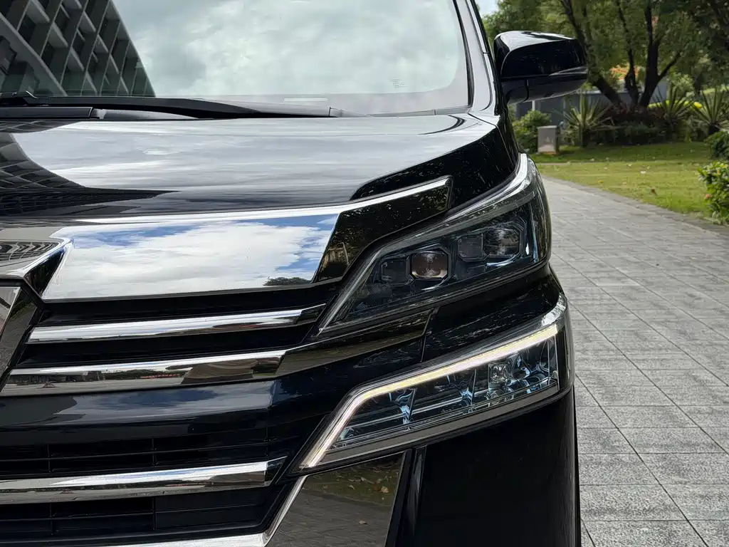 Toyota Vellfire — миниатюра 4
