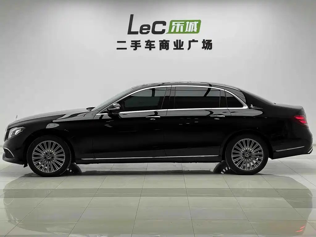 Mercedes-Benz E-Class — миниатюра 16