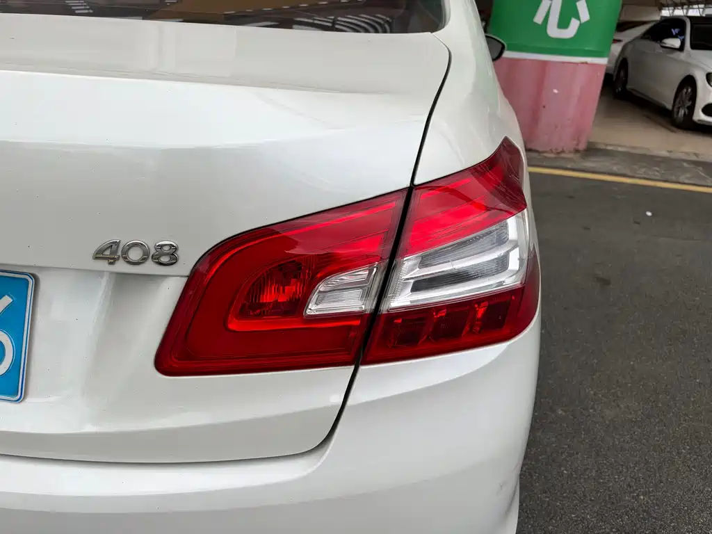 Peugeot 408 — миниатюра 10