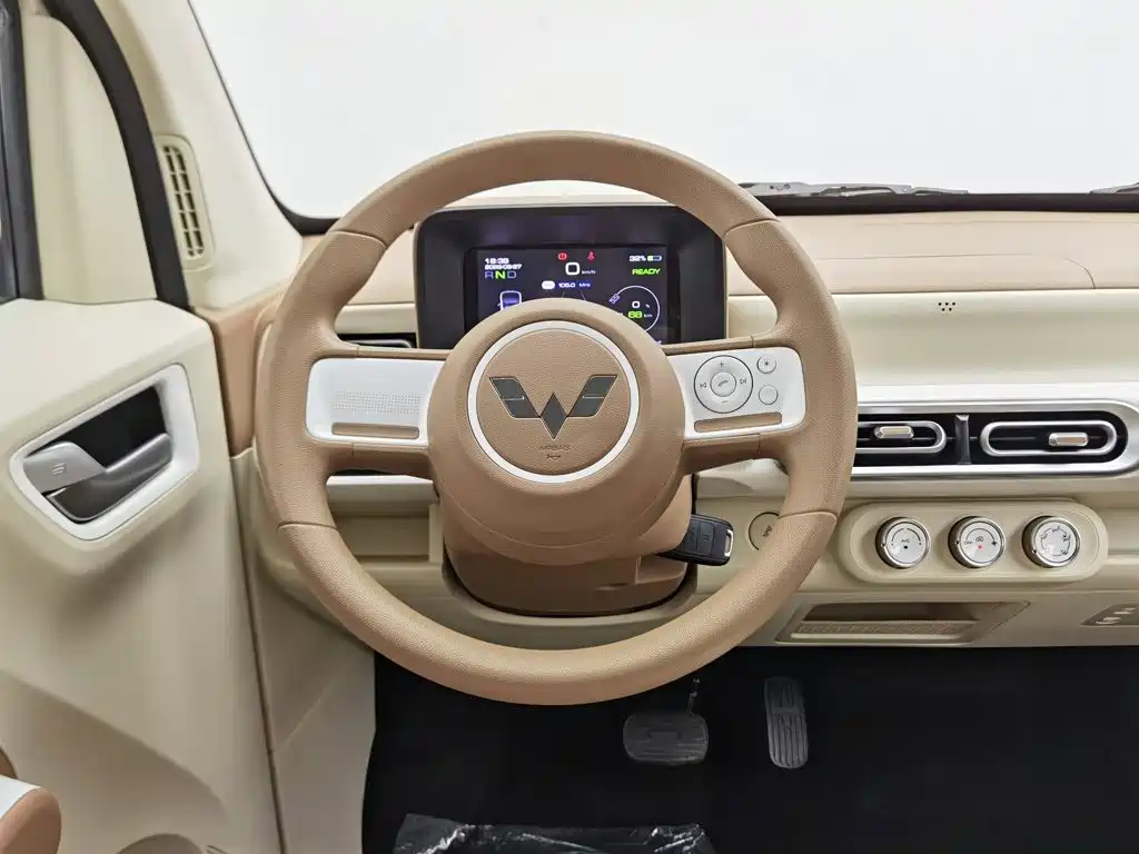 Wuling MINIEV — миниатюра 11