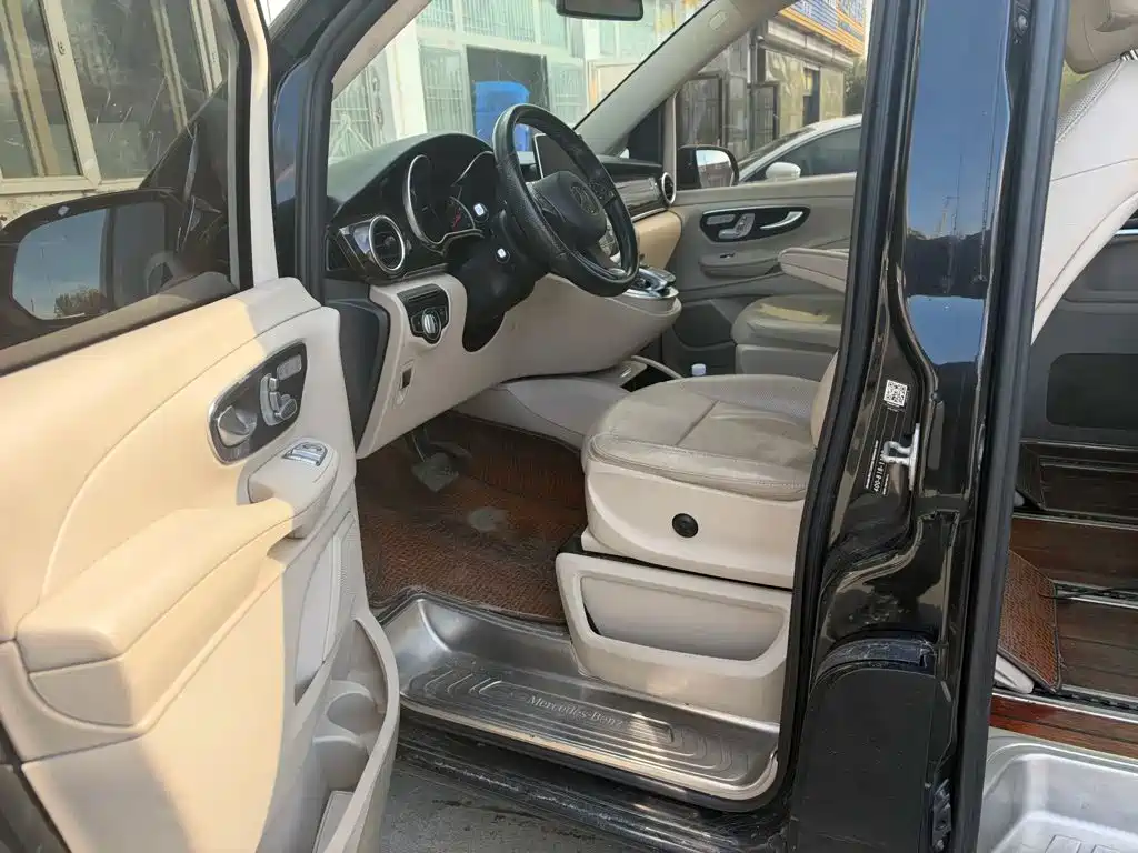 Mercedes-Benz V-Class — миниатюра 6