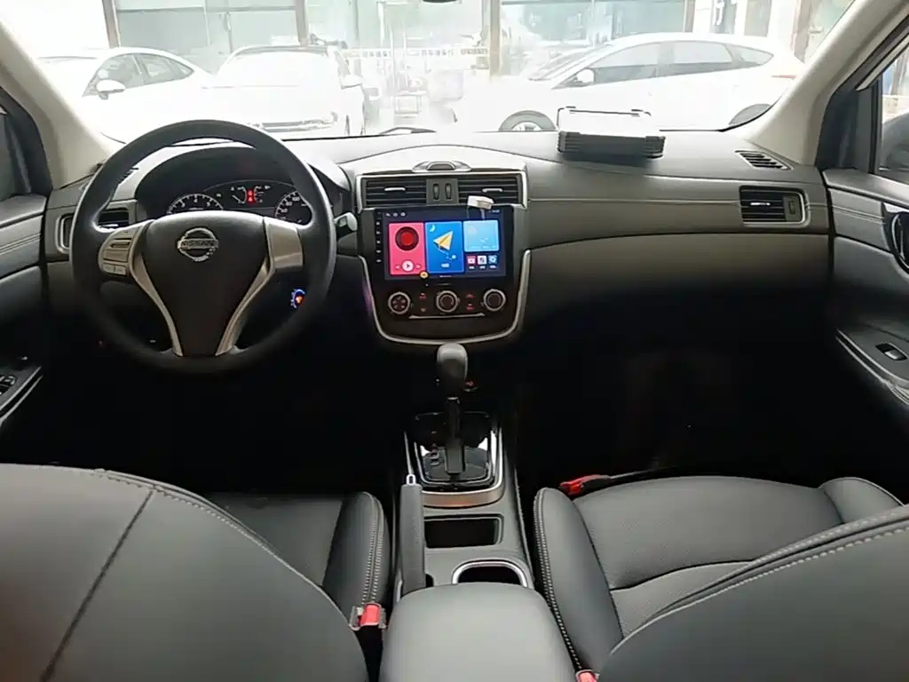 Nissan Tiida — миниатюра 10