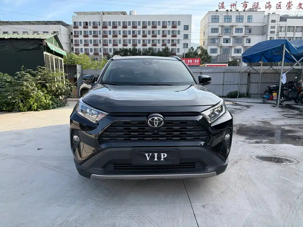 Toyota RAV4 — миниатюра 6