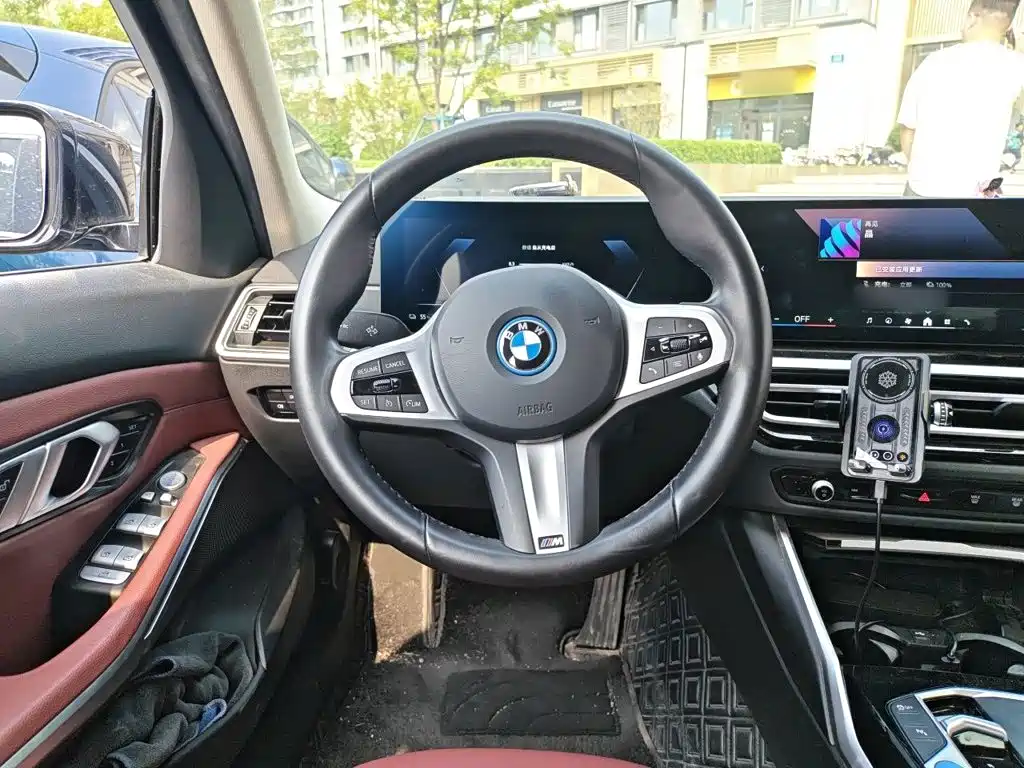 BMW i3 — миниатюра 11