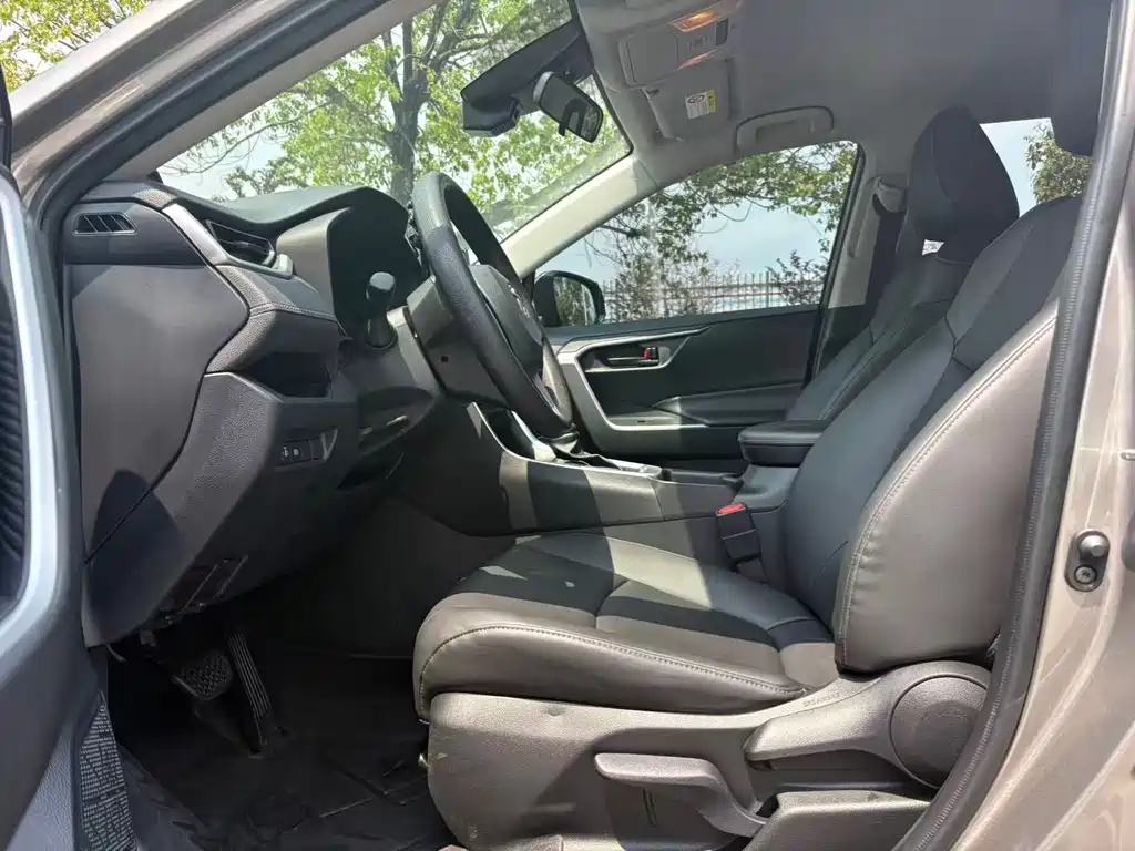 Toyota RAV4 2022 2.0L CVT