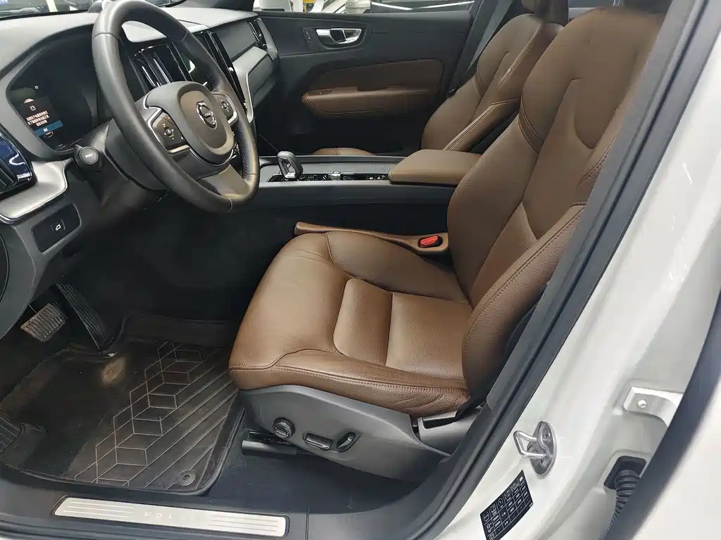 Volvo XC60 — миниатюра 5