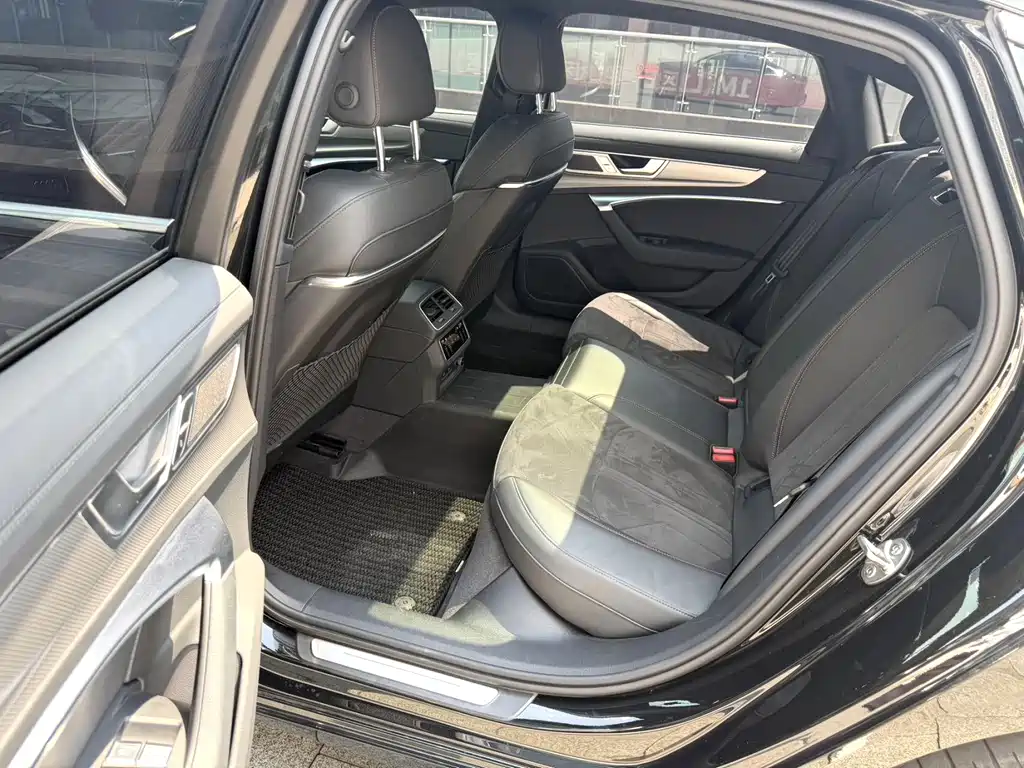 Audi A6L — миниатюра 5