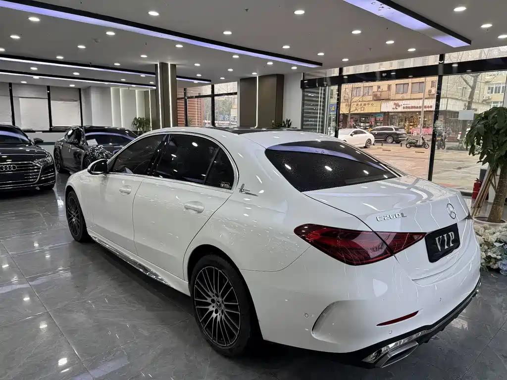 Mercedes-Benz C-Class — миниатюра 9