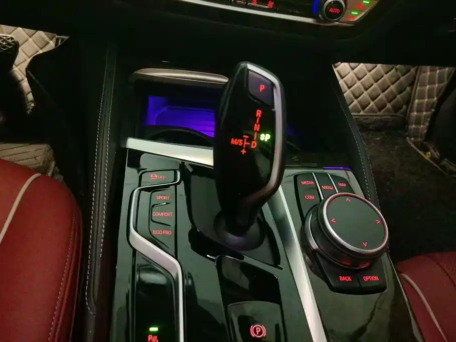BMW 5 Series — миниатюра 16