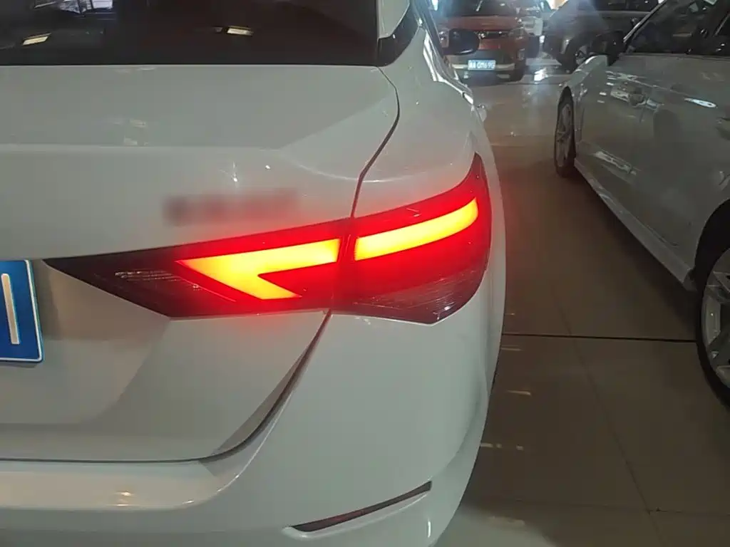 Nissan Sylphy — миниатюра 8