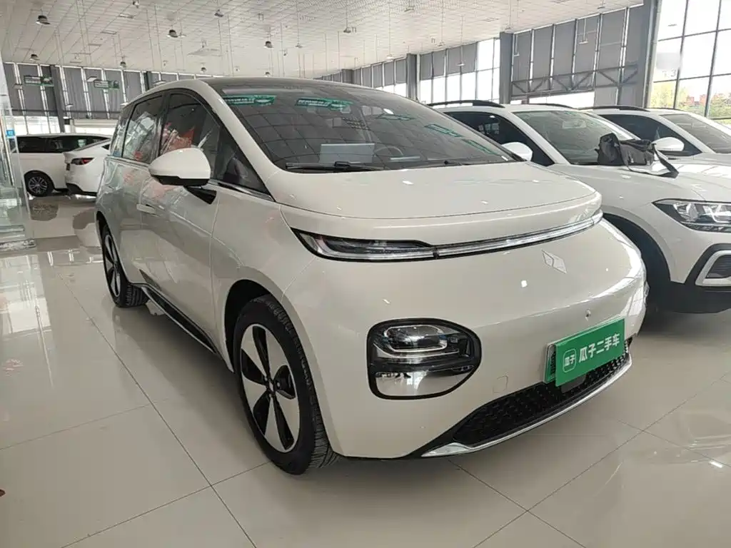 Baojun Yunduo — миниатюра 4