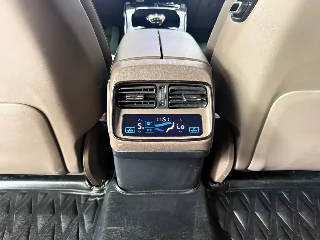 BYD Han — миниатюра 16