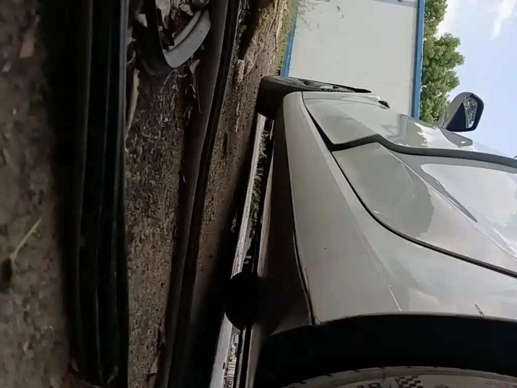 Tesla Model 3 — миниатюра 22