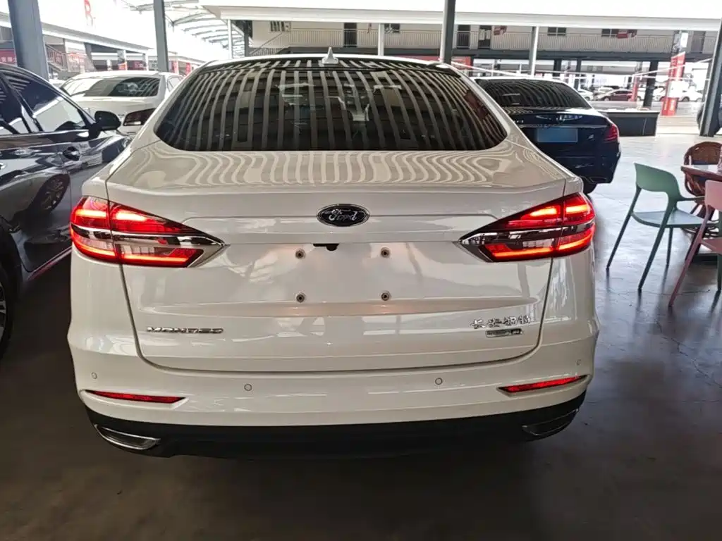 Ford Mondeo — миниатюра 6