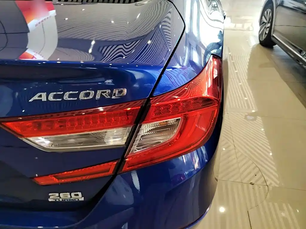 Honda Accord — миниатюра 8