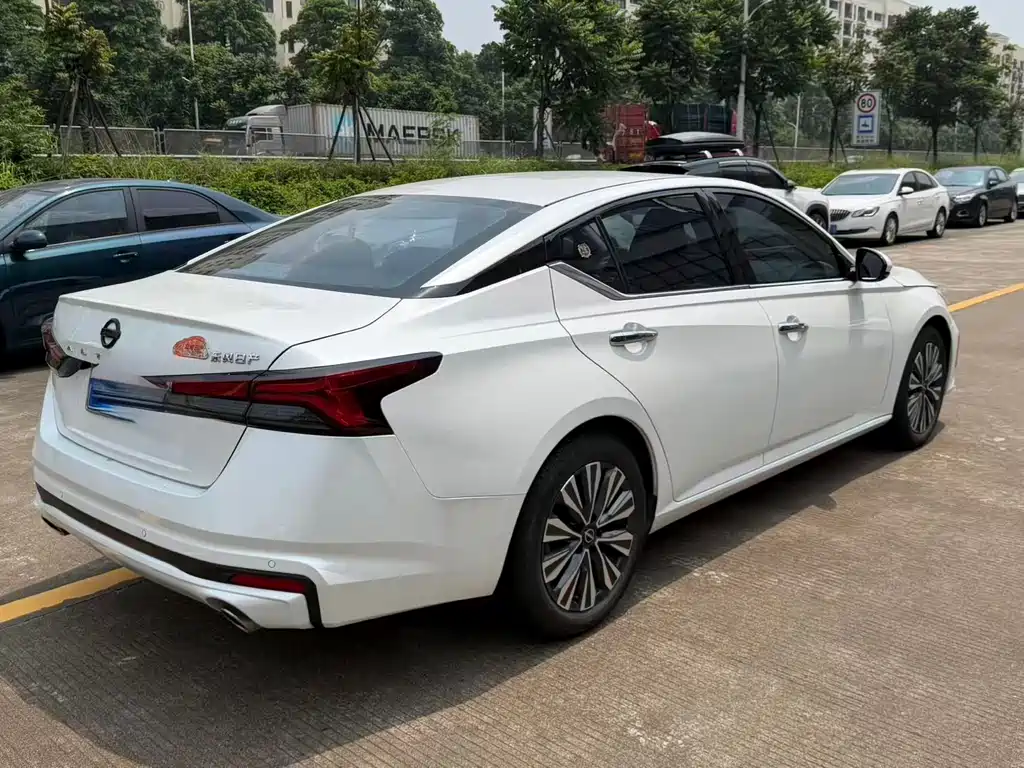 Nissan Teana — миниатюра 4