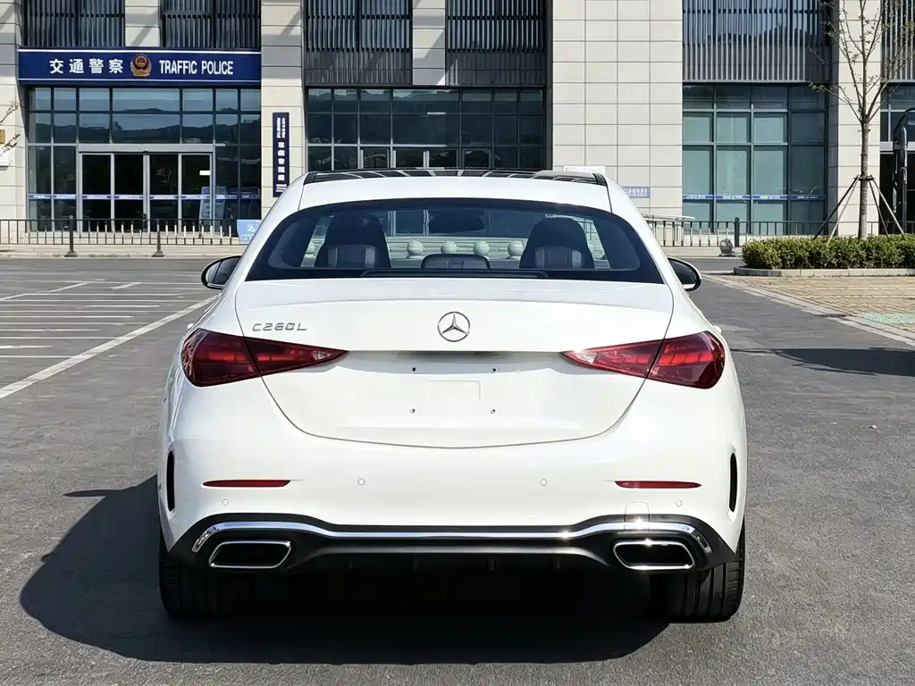 Mercedes-Benz C-Class — миниатюра 10