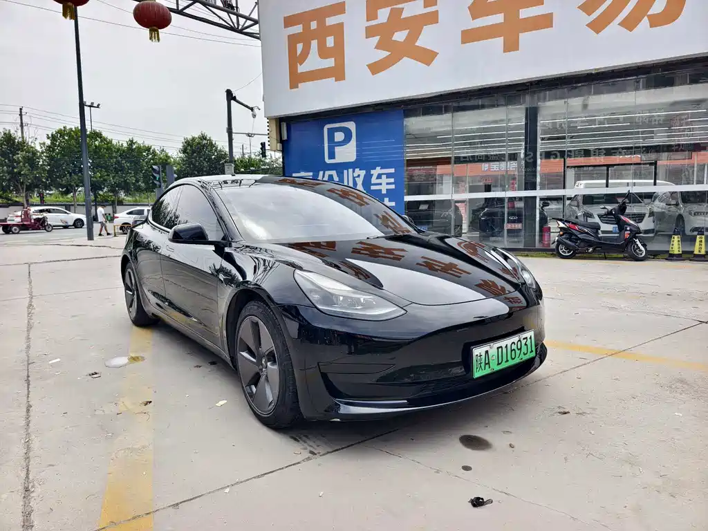 Tesla Model 3 — миниатюра 2