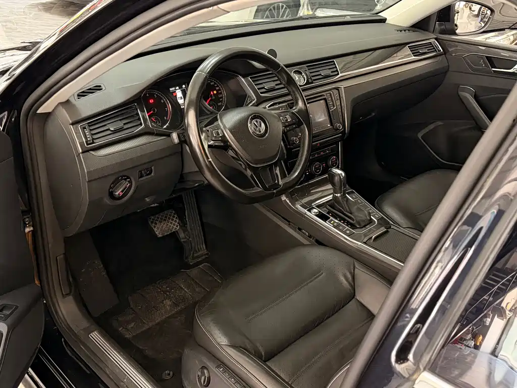 Volkswagen Passat 2016 330TSI DSG