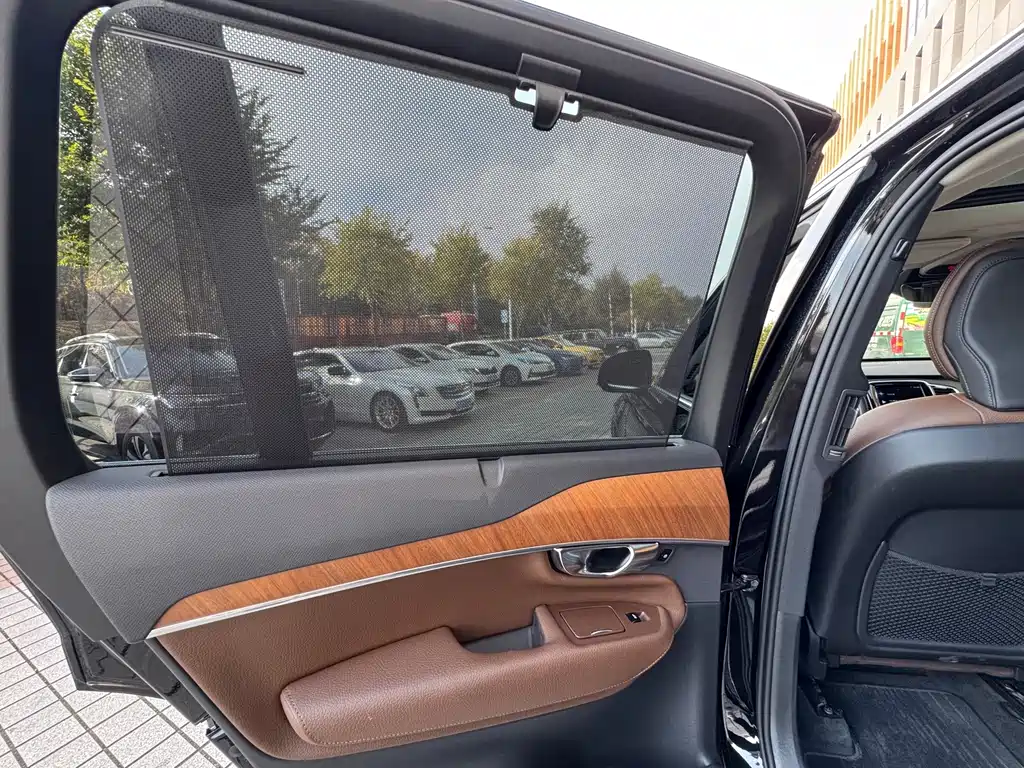 Volvo XC90 — миниатюра 13