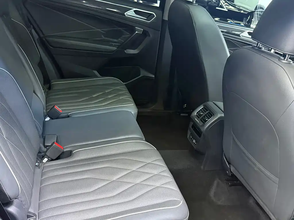 Volkswagen Tiguan L — миниатюра 8