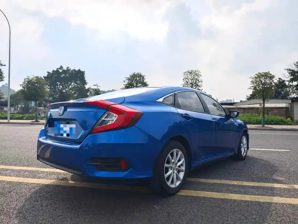 Honda Civic — миниатюра 10