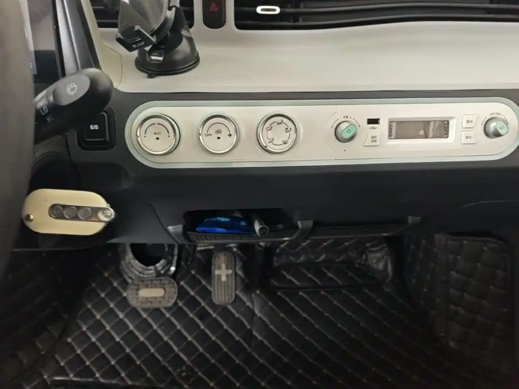 Wuling MINIEV — миниатюра 13