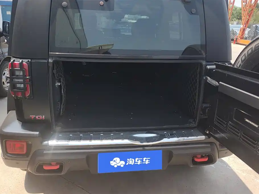BAIC BJ40 2023 2.0D AT