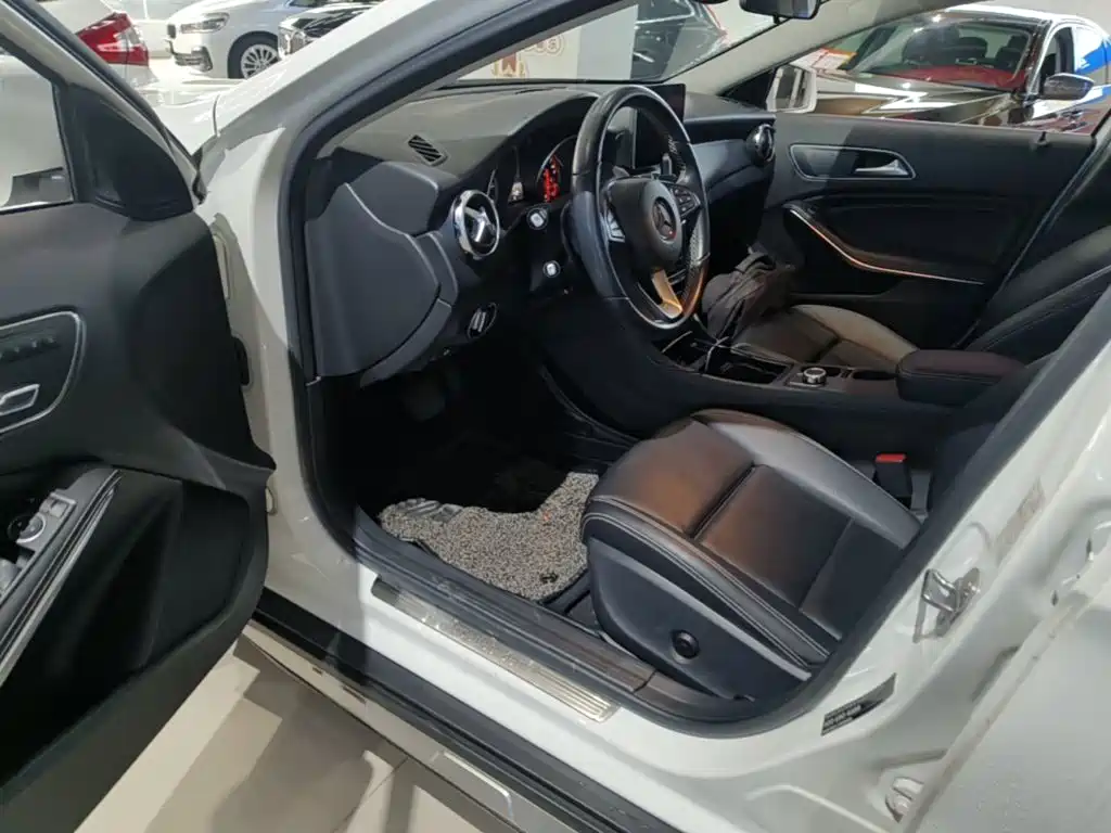 Mercedes-Benz GLA — миниатюра 16