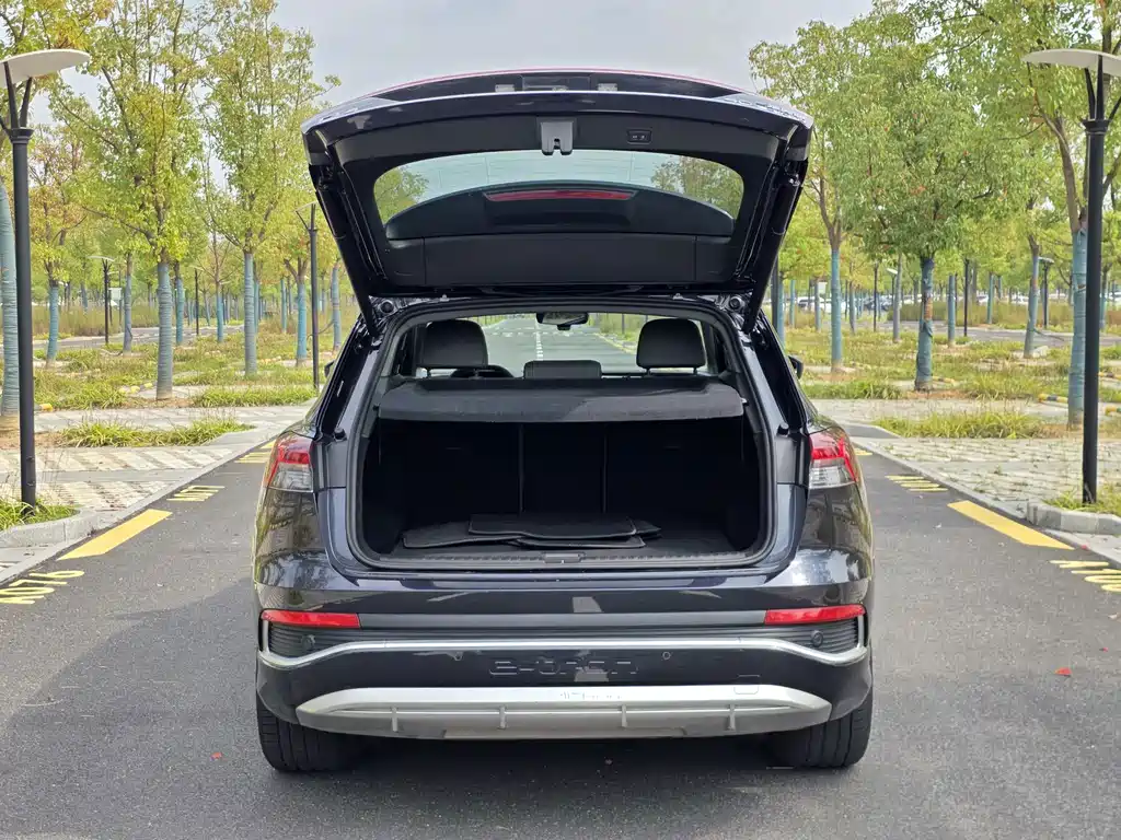 Audi Q4 e-tron — миниатюра 24