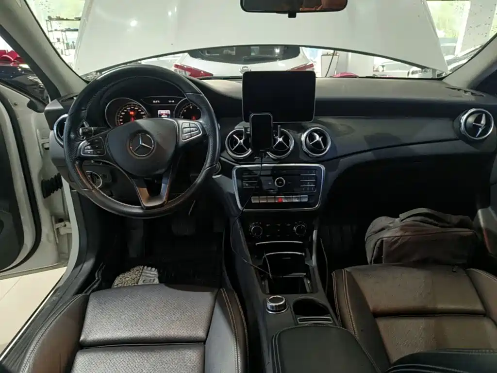 Mercedes-Benz GLA — миниатюра 10