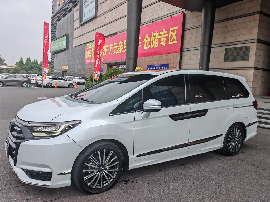 Honda Elysion — миниатюра 2