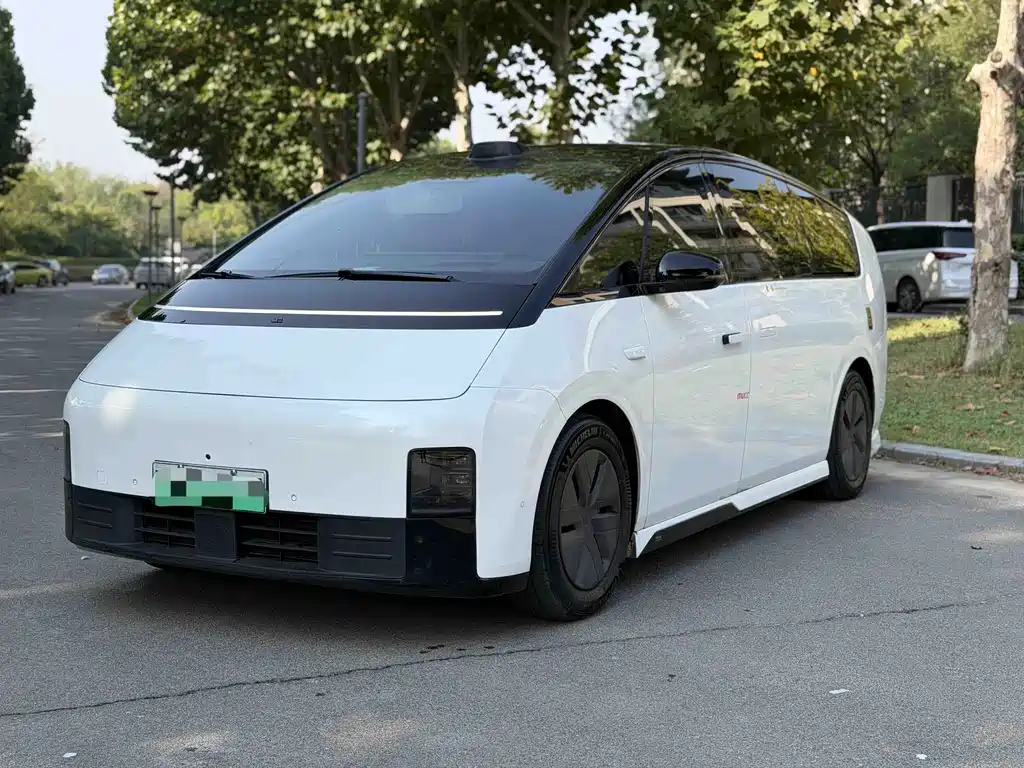 Li Auto Li MEGA — миниатюра 2
