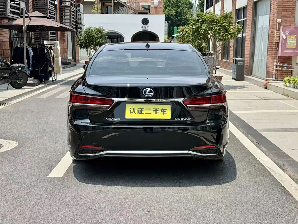 Lexus LS — миниатюра 2