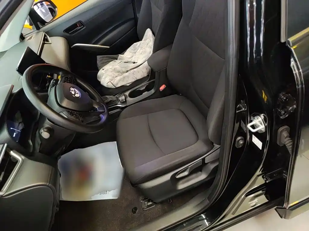 Toyota Corolla Cross — миниатюра 15