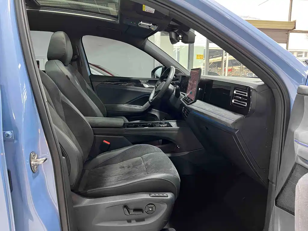 Volkswagen Tiguan L — миниатюра 19