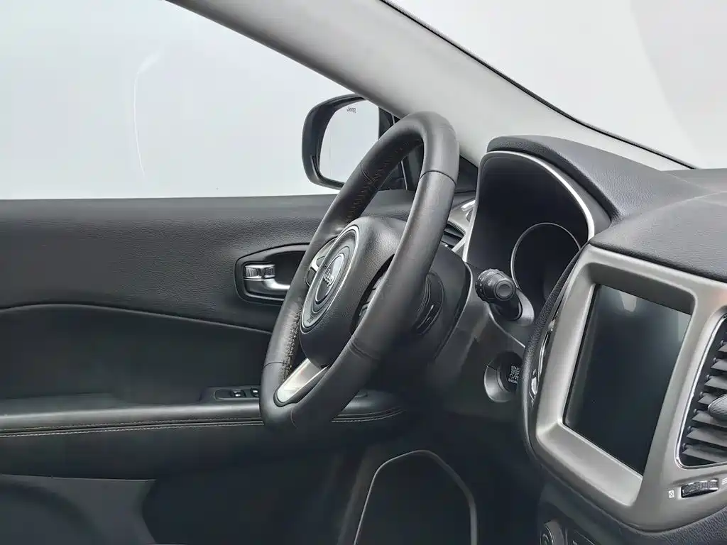 Jeep Compass — миниатюра 22