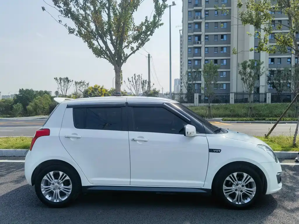 Suzuki Swift — миниатюра 4