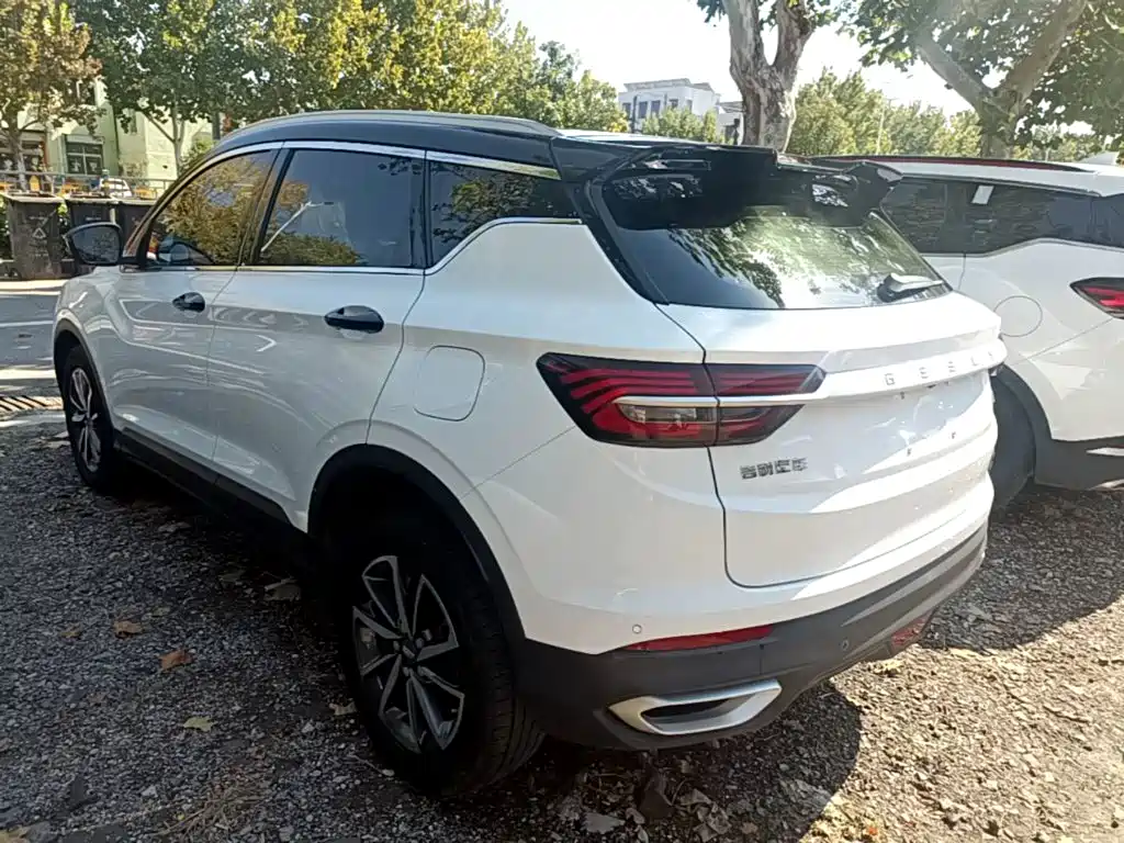 Geely Binyue — миниатюра 5