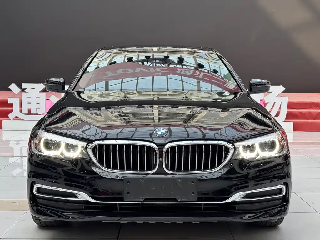 BMW 5 Series — миниатюра 2