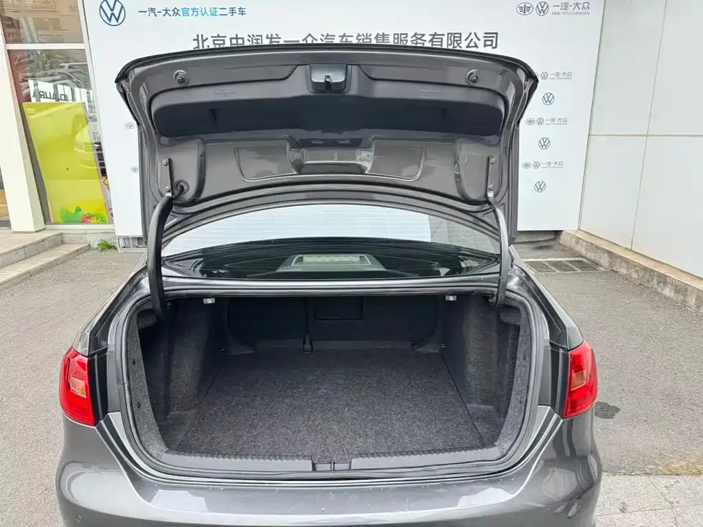 Volkswagen Sagitar — миниатюра 10