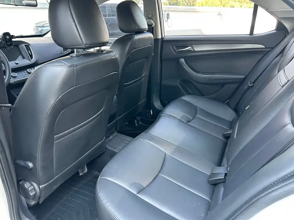 Roewe 360 — миниатюра 10
