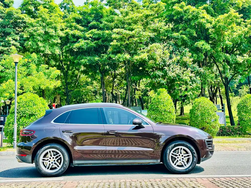 Porsche Macan — миниатюра 5