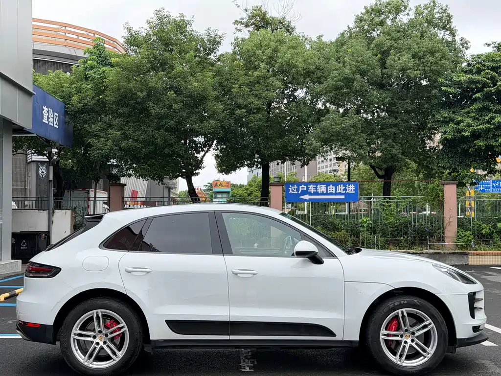Porsche Macan — миниатюра 4